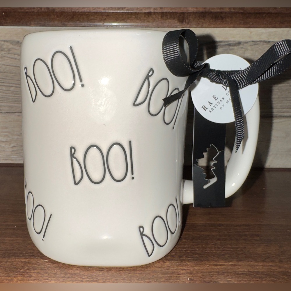 SUPER CUTE 🥰 RAE DUNN HALLOWEEN BLACK AND WHITE  BOO  ALL OVER THE MUG ☕️- NEW